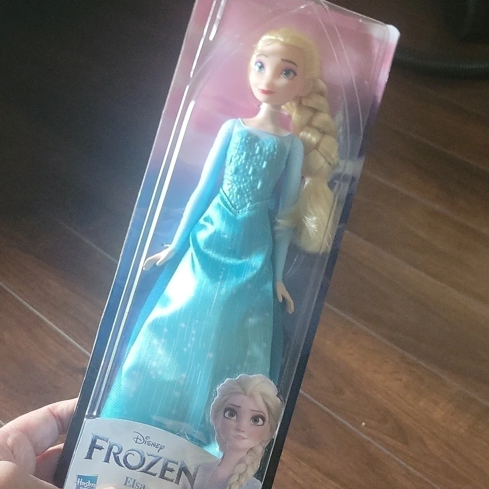 NEW! HASBRO Toy Disney Princess Frozen Shimmer Elsa Doll.